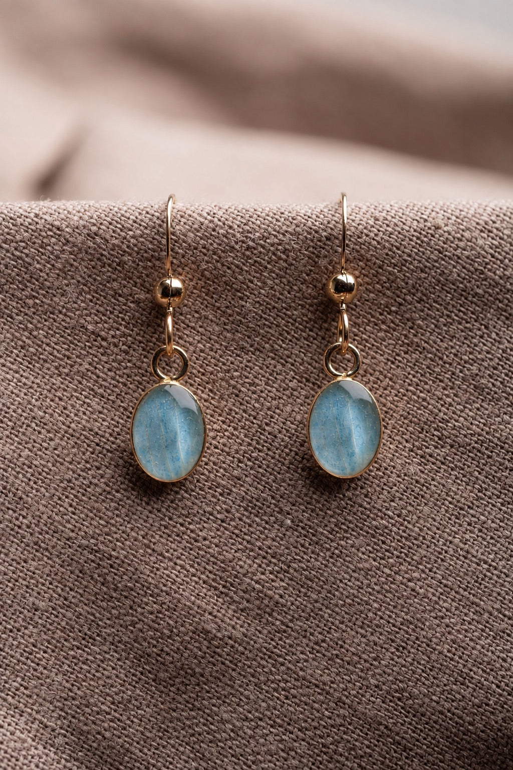 Hydrangea Oval Earrings Gold