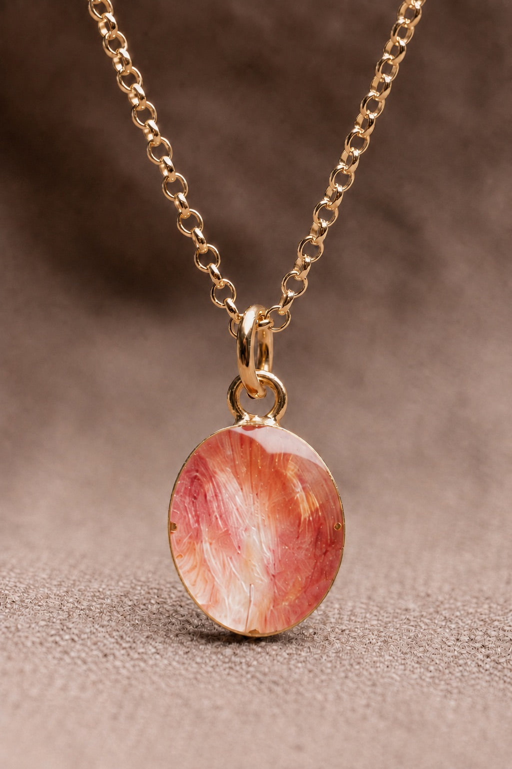 Tulip Oval Necklace Gold