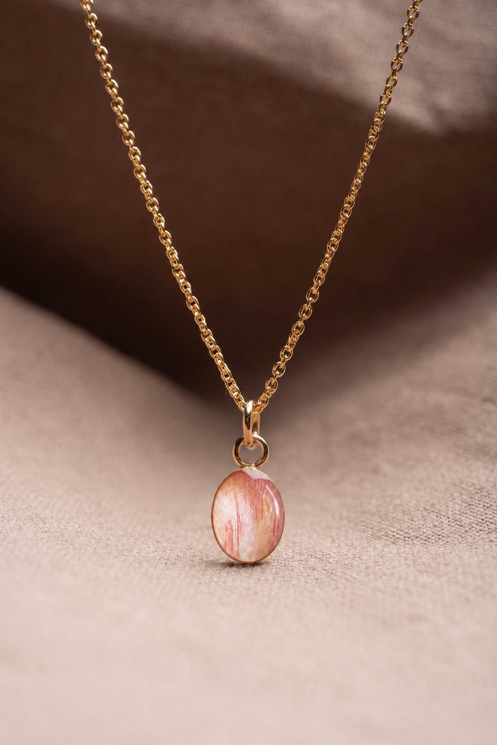 Tulip Oval Necklace Gold