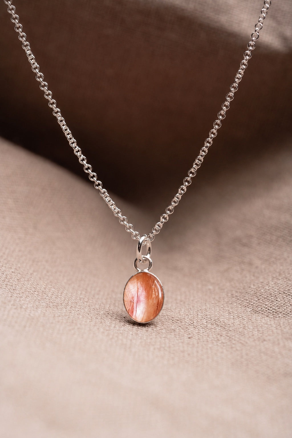 Tulip Oval Necklace Silver