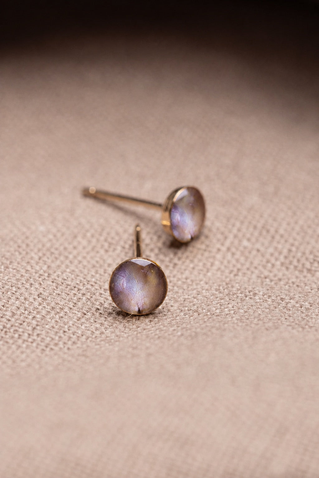Lilac Stud Earrings Gold