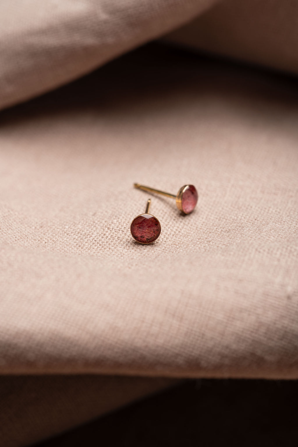 Maple Leaf Stud Earrings Gold
