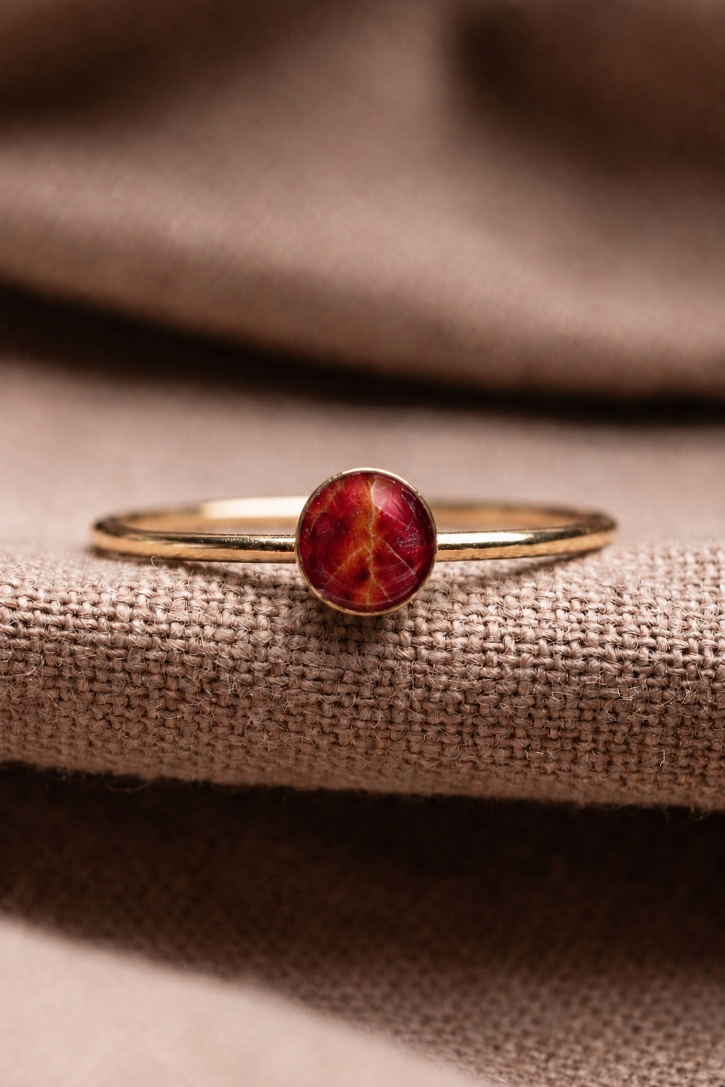 Maple Leaf Stacking Ring Gold