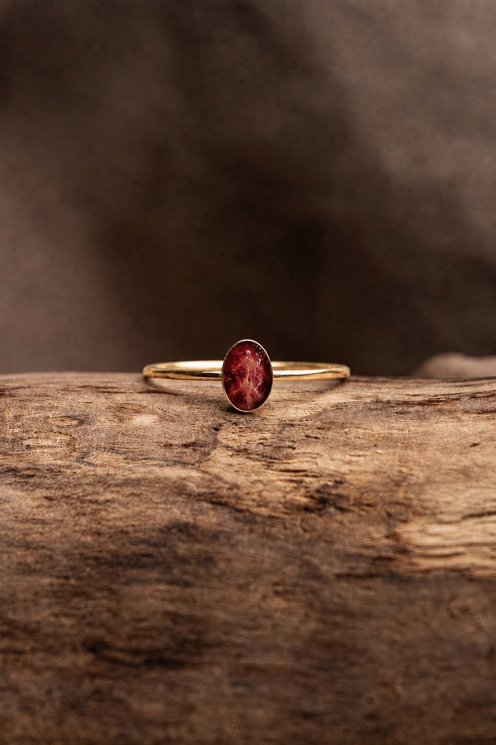 Maple Leaf Stacking Ring Gold