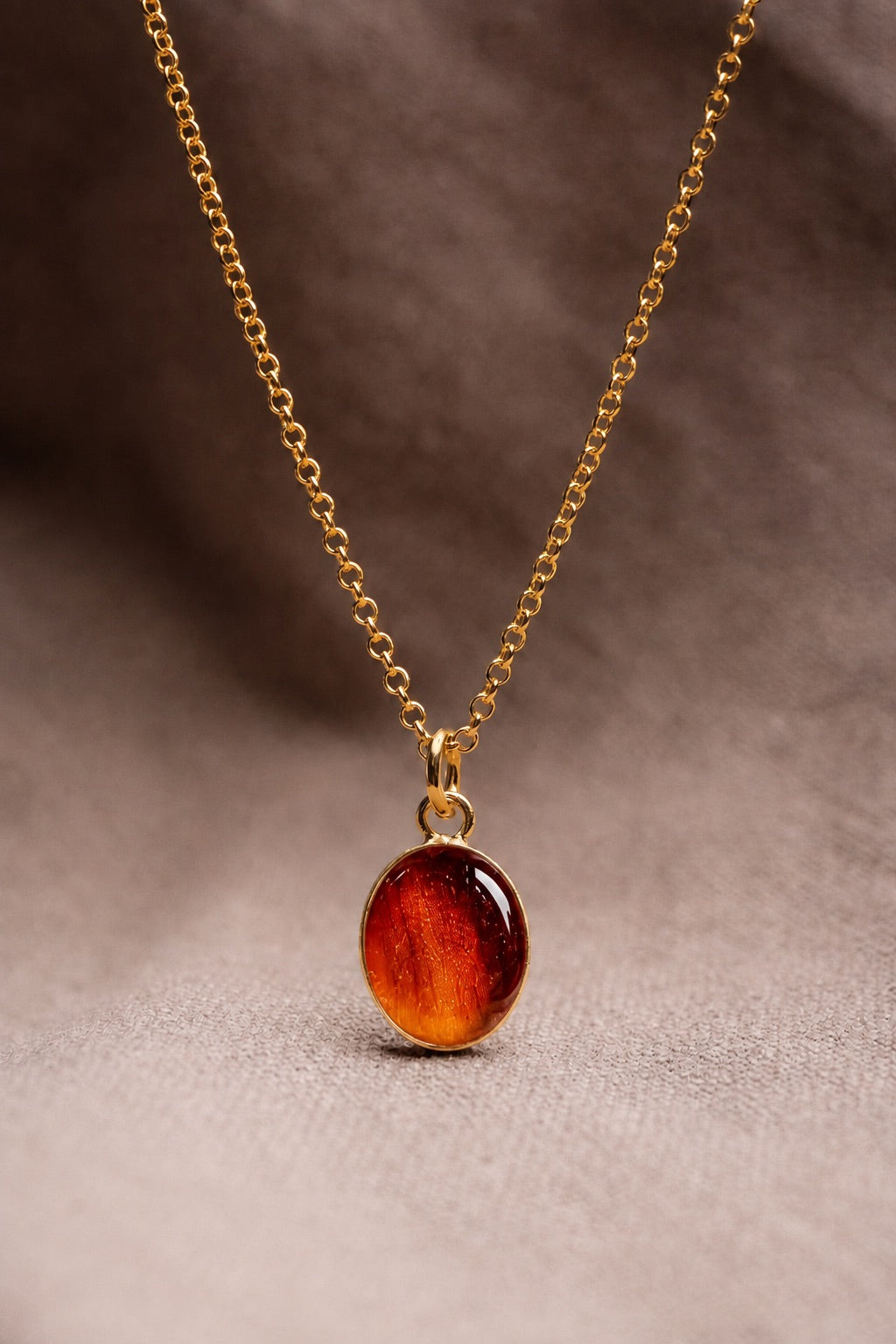 Marigold Oval Necklace Gold