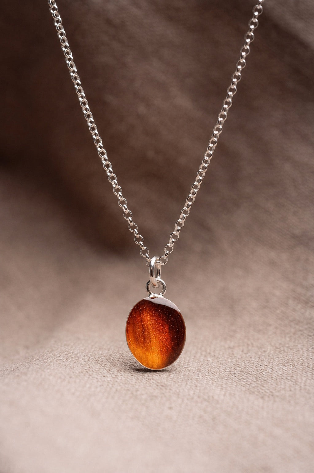 Marigold Oval Necklace Silver