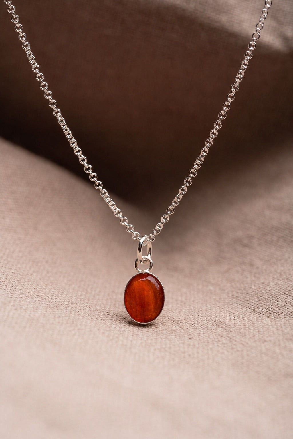 Marigold Oval Necklace Silver