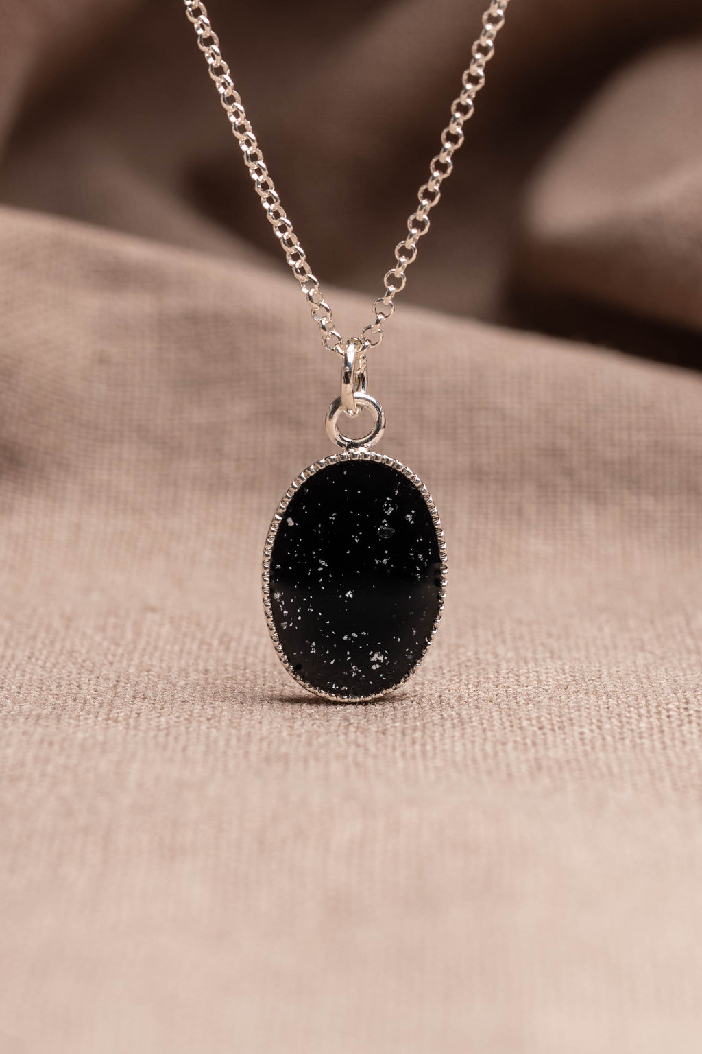 Matter Oval Necklace Silver