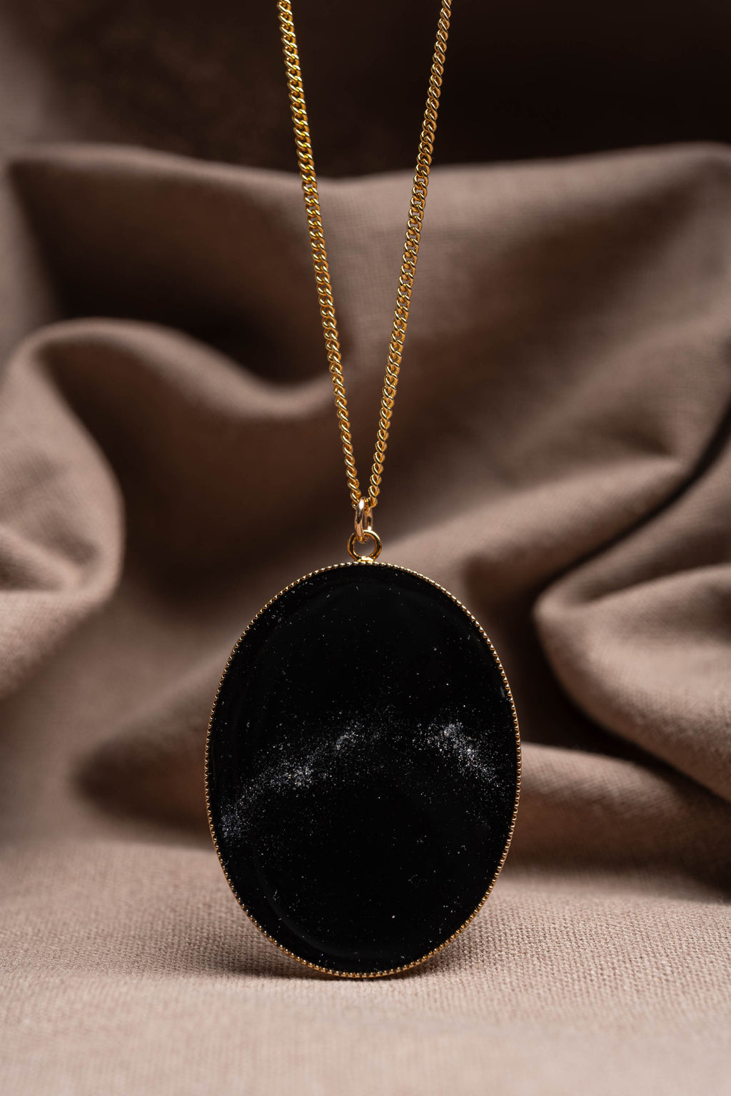 Orbit Oval Necklace Gold