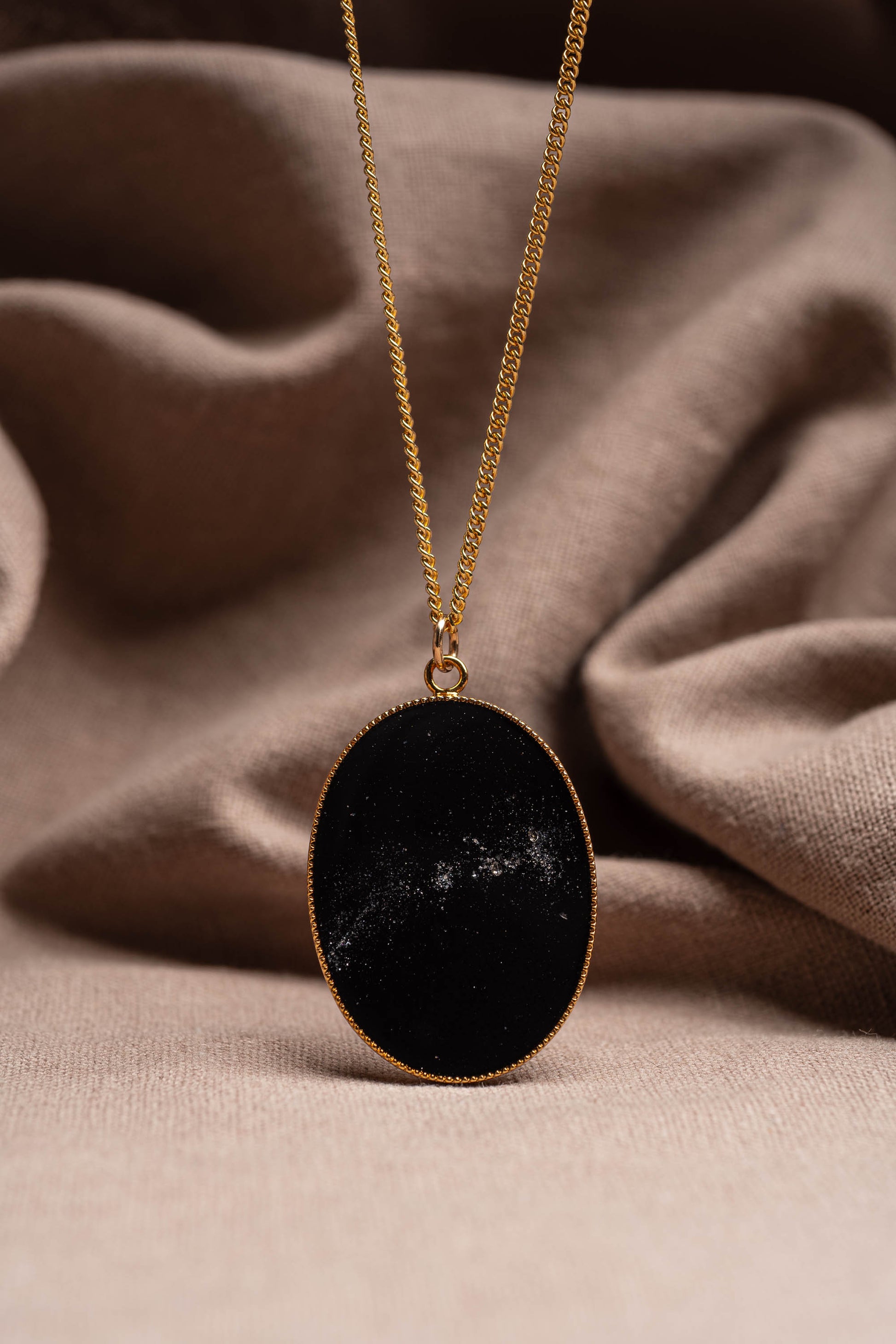 Orbit Oval Necklace Gold