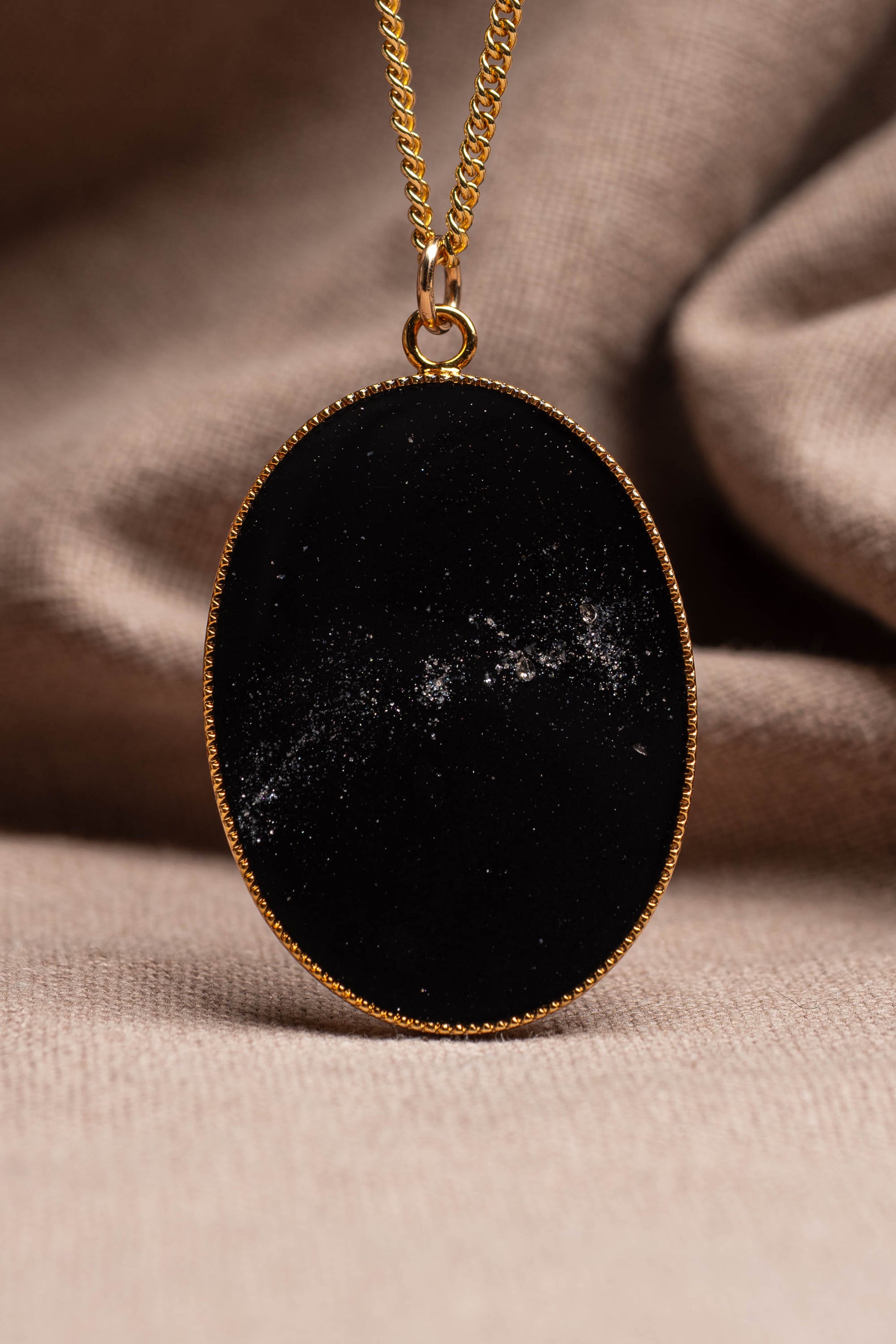 Orbit Oval Necklace Gold