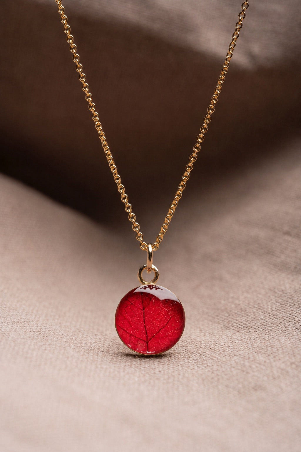Bougainvillea Round Necklace Gold