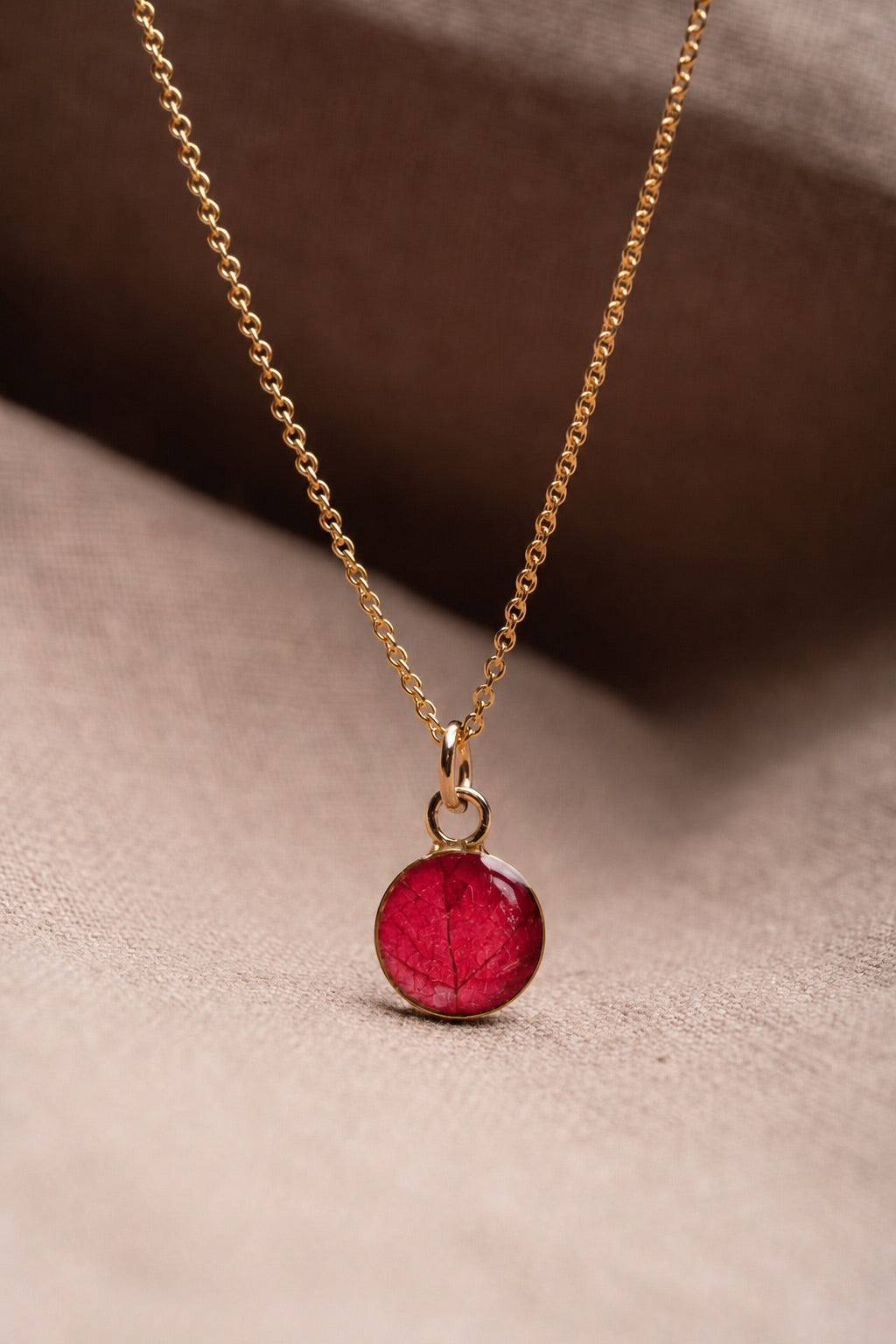 Bougainvillea Round Necklace Gold