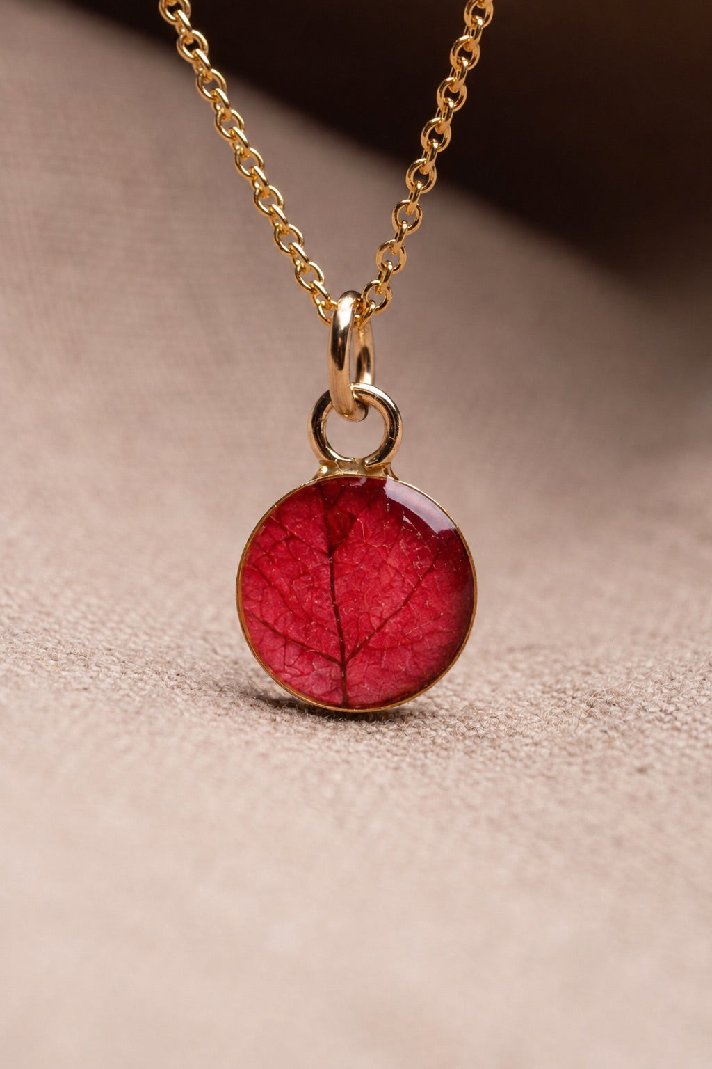 Bougainvillea Round Necklace Gold