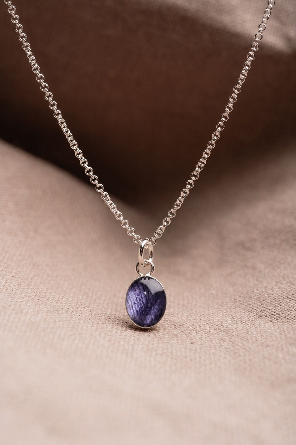 Tulip Oval Necklace Silver