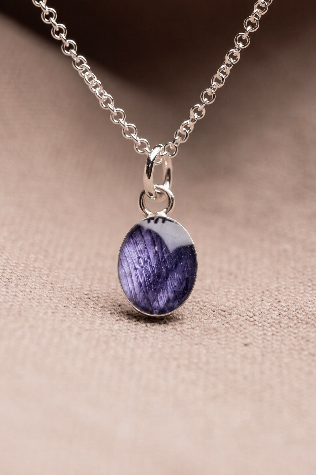 Tulip Oval Necklace Silver