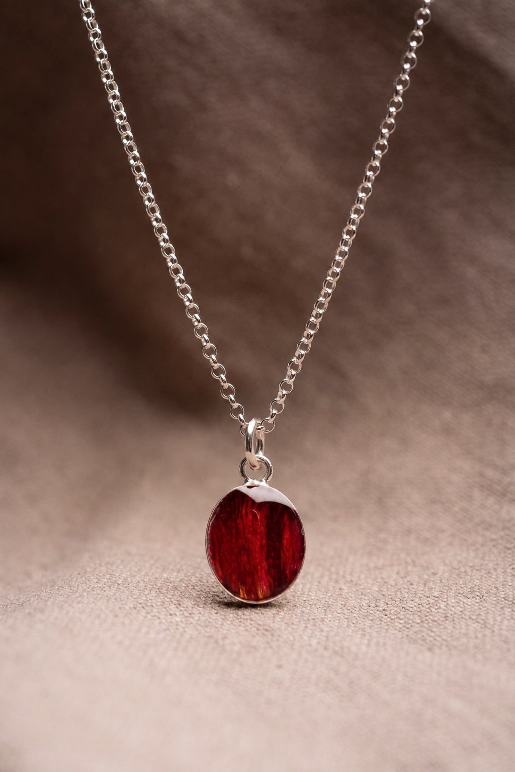 Tulip Oval Necklace Silver