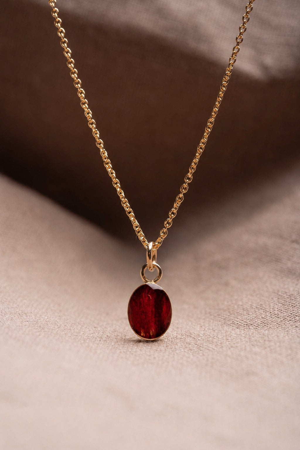 Tulip Oval Necklace Gold