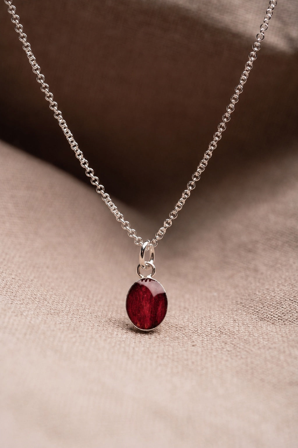 Tulip Oval Necklace Silver