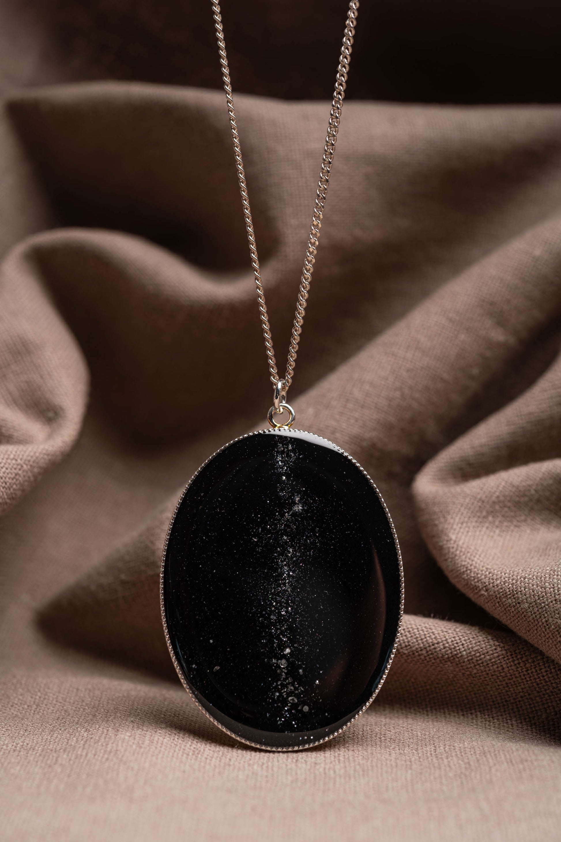 Rise Oval Necklace Silver