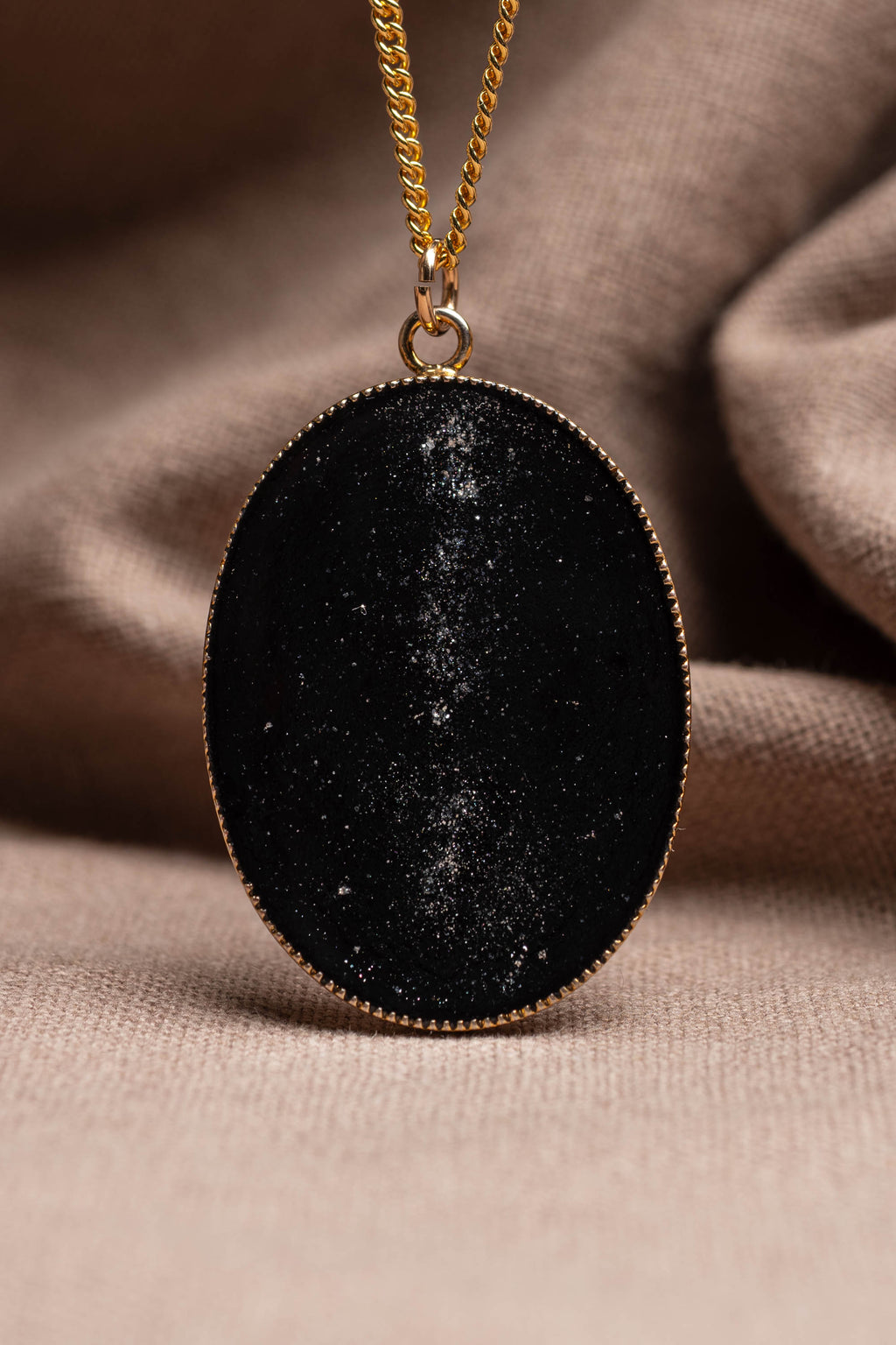 Rise Oval Necklace Gold