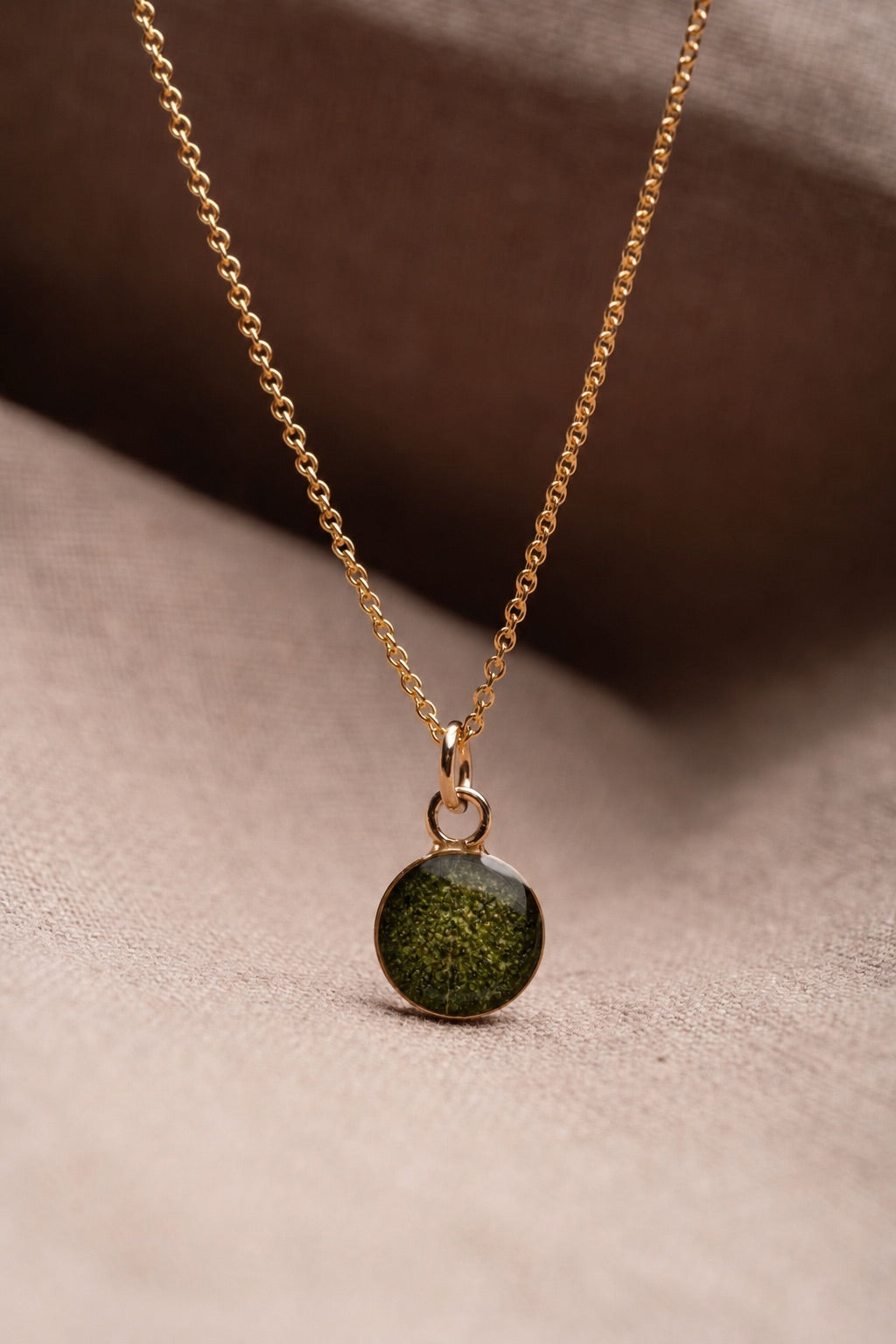Sage Round Necklace Gold