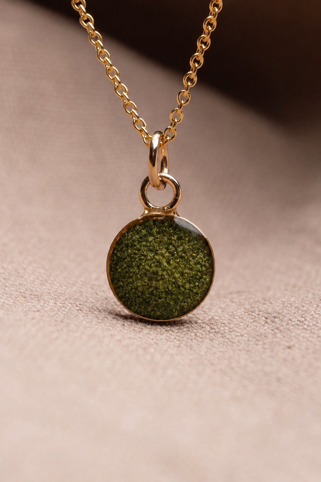 Sage Round Necklace Gold
