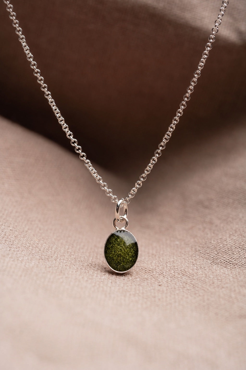 Sage Oval Necklace Silver