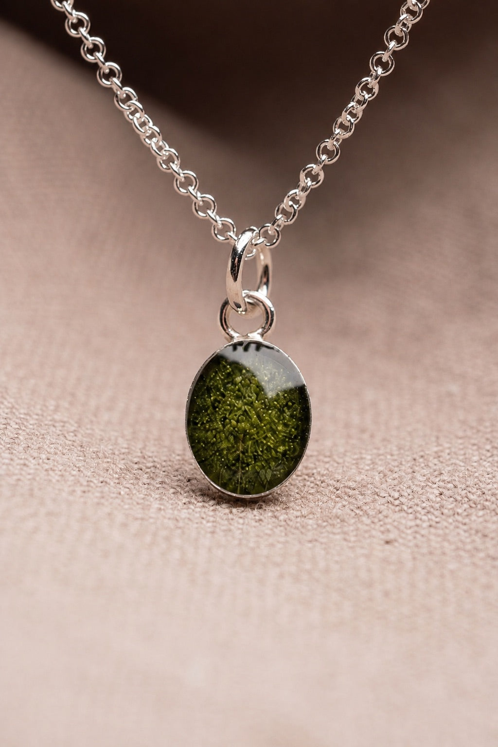 Sage Oval Necklace Silver