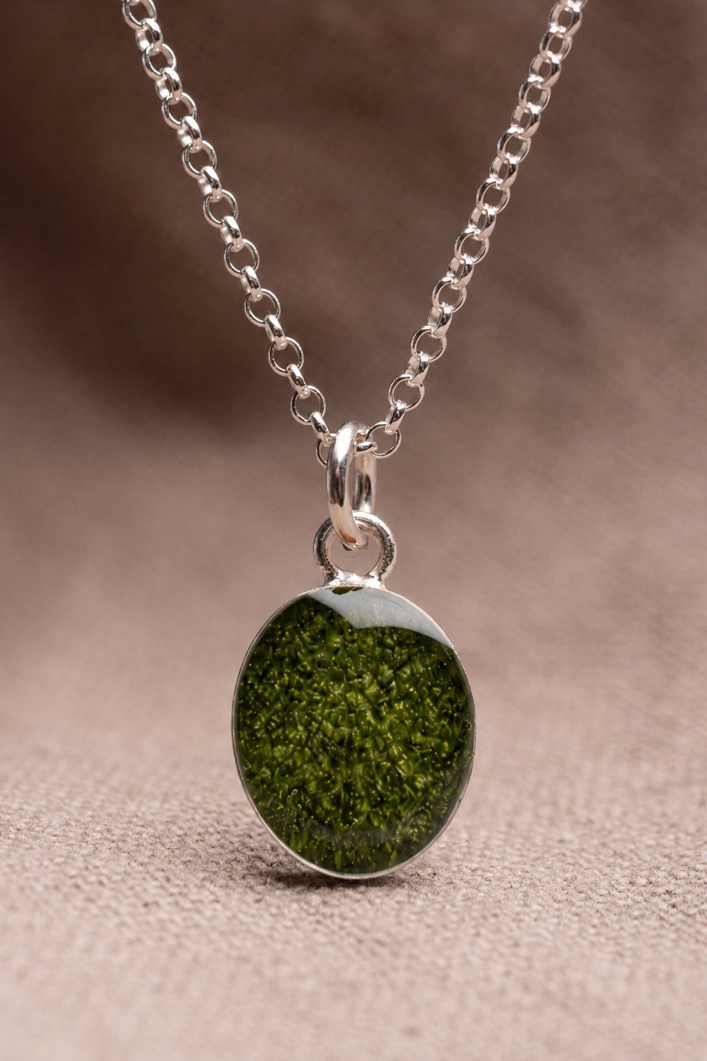 Sage Oval Necklace Silver