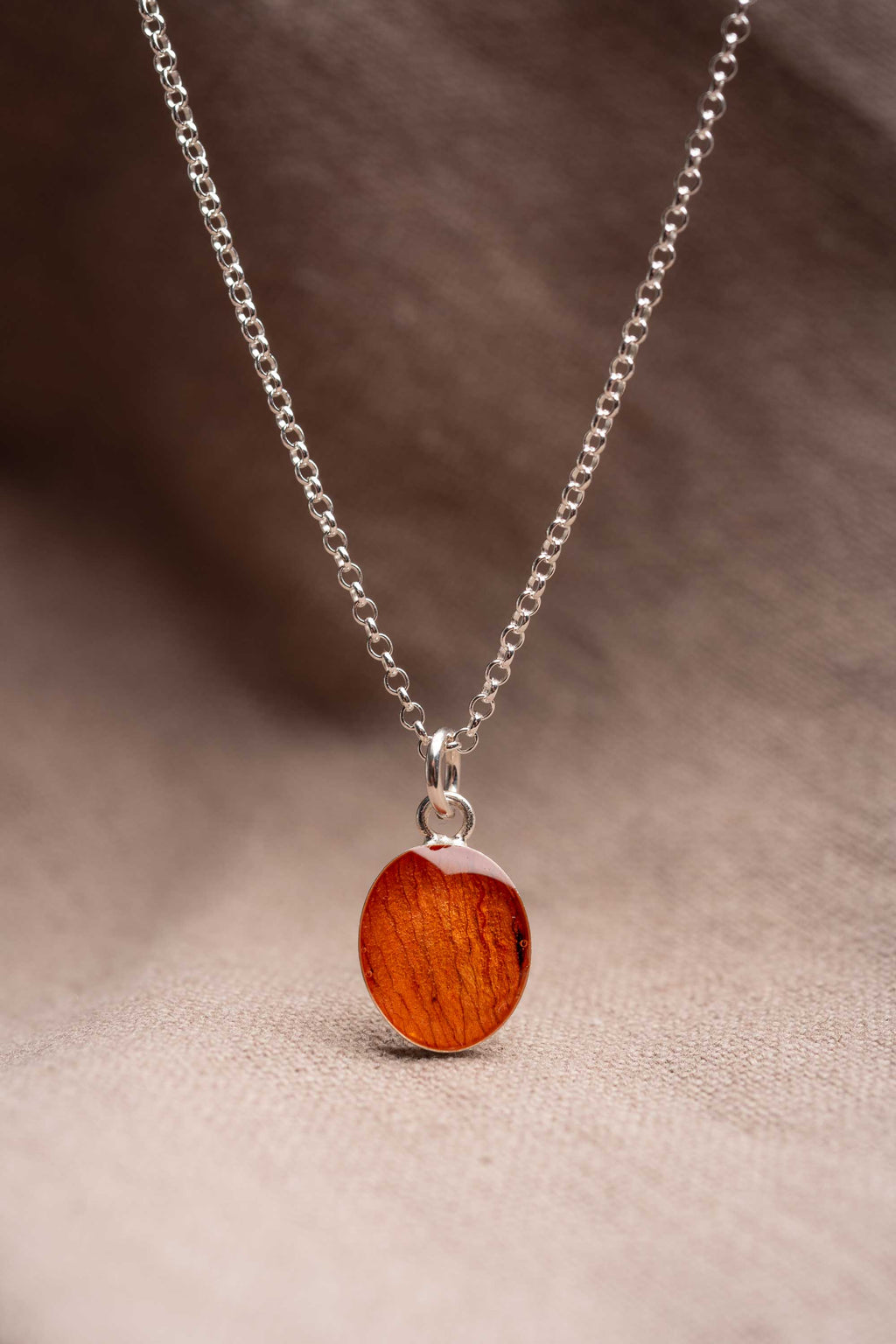 Tiger Lily Oval Necklace Silver