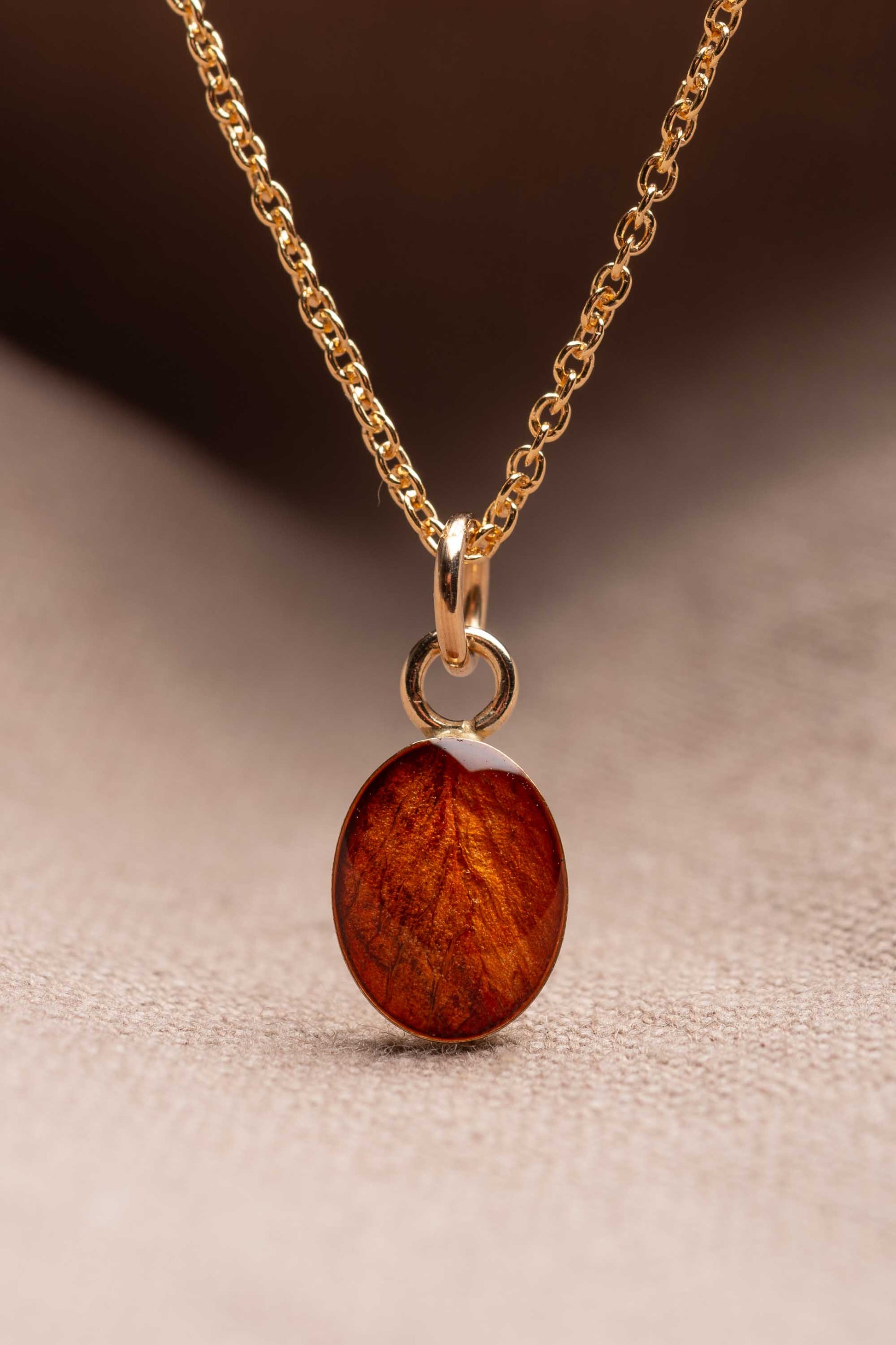 Tiger Lily Oval Necklace Gold