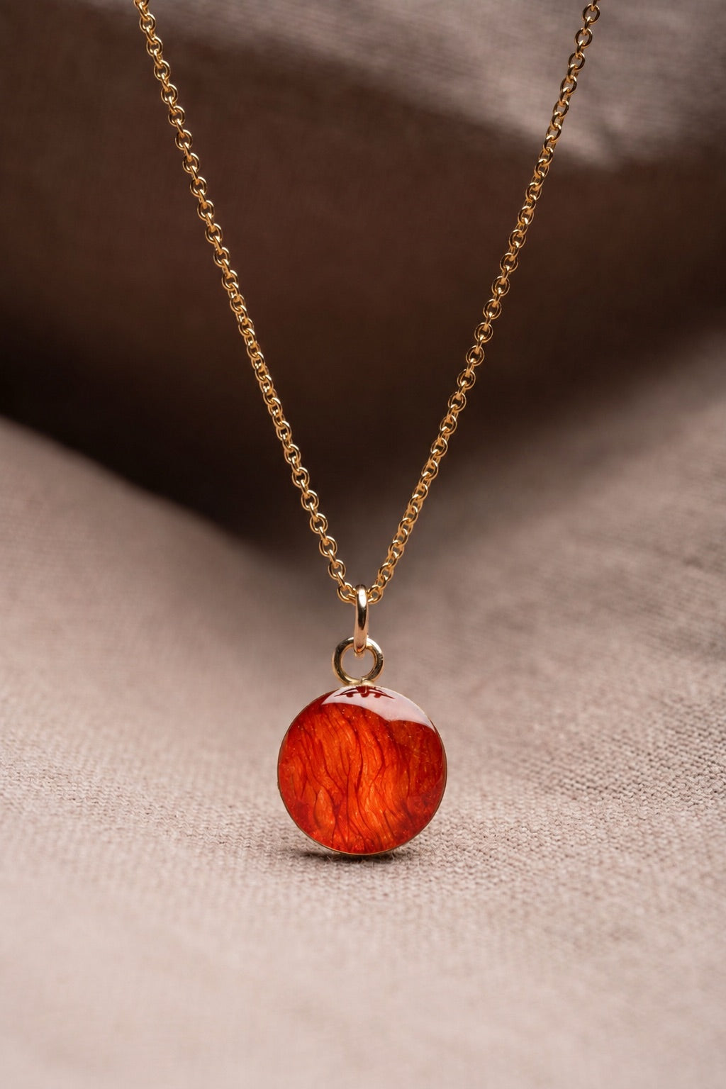 Tiger Lily Round Necklace Gold
