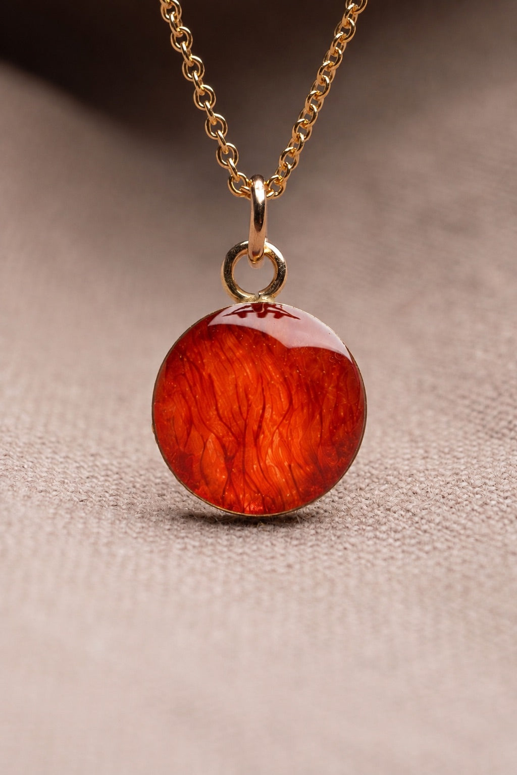 Tiger Lily Round Necklace Gold