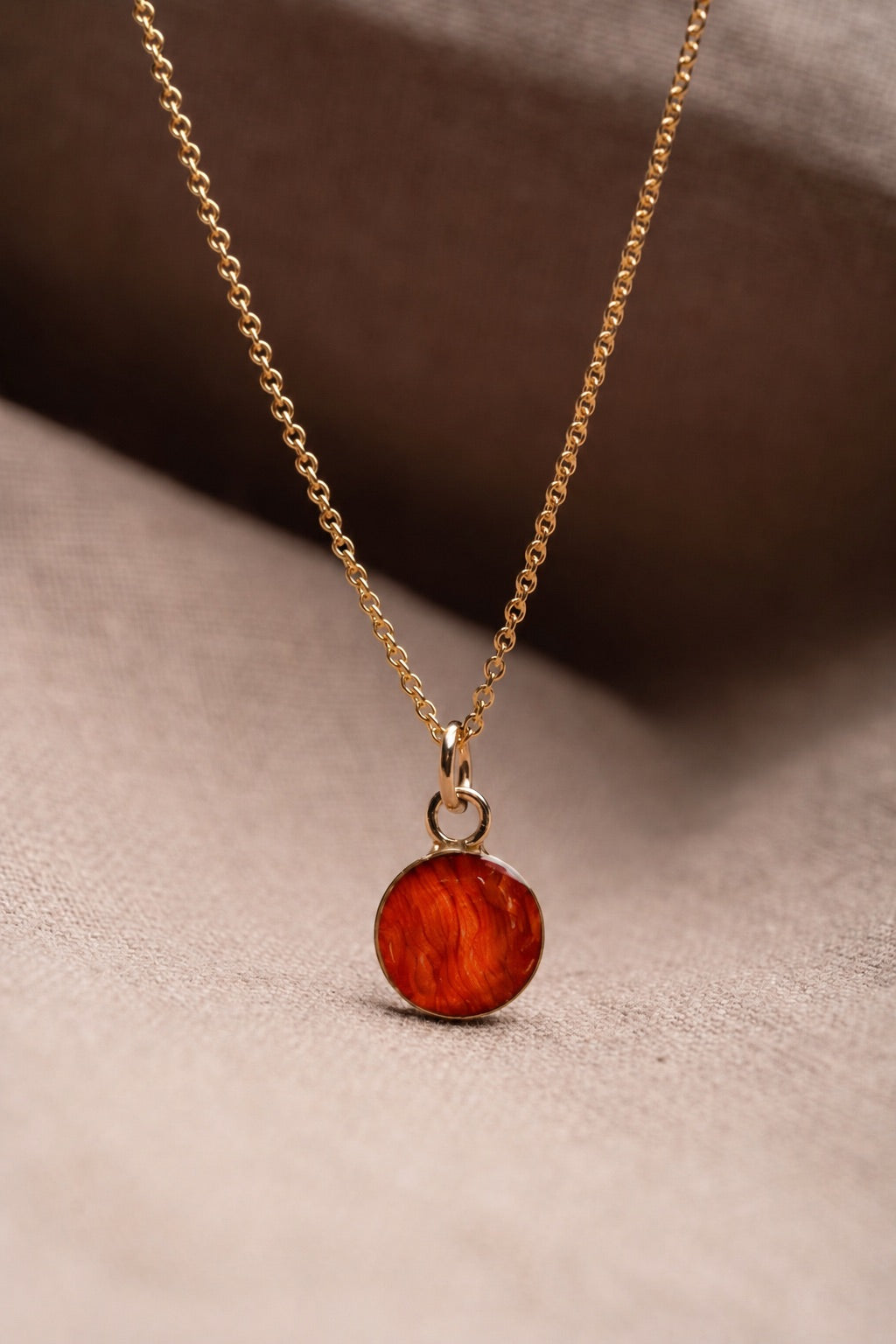 Tiger Lily Round Necklace Gold