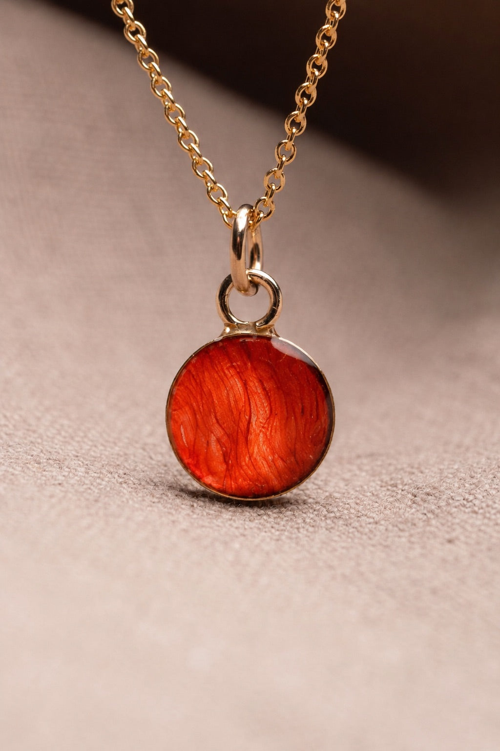Tiger Lily Round Necklace Gold
