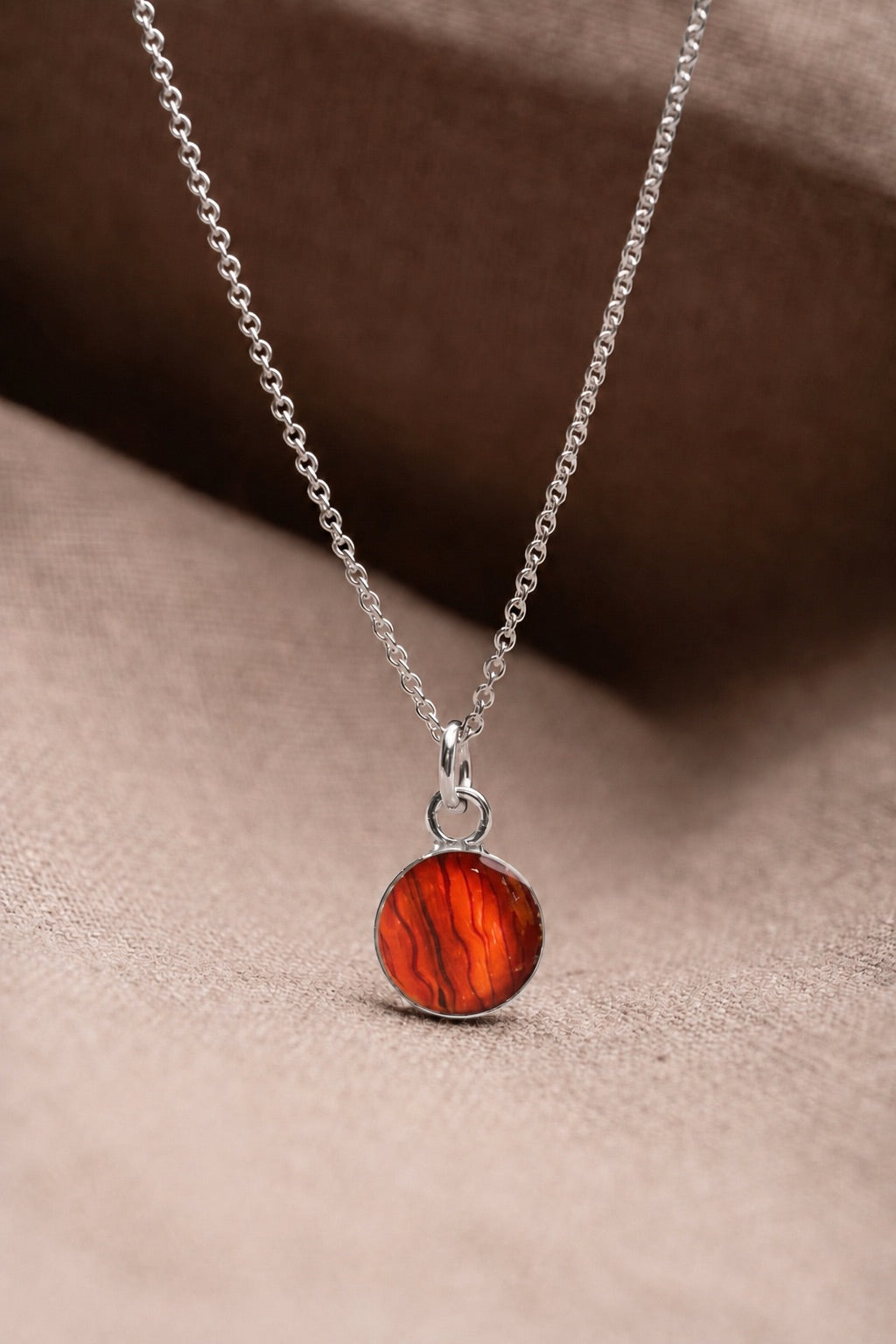 Tiger Lily Round Necklace Silver