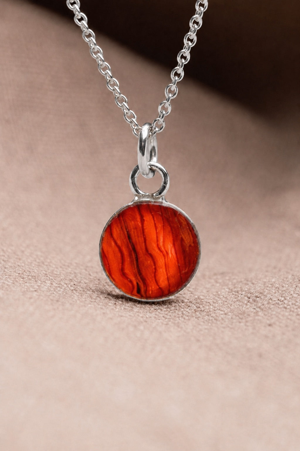 Tiger Lily Round Necklace Silver