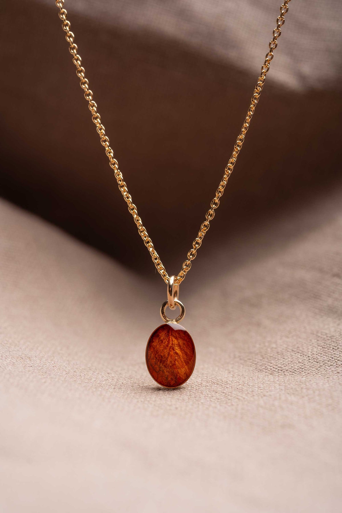 Tiger Lily Oval Necklace Gold