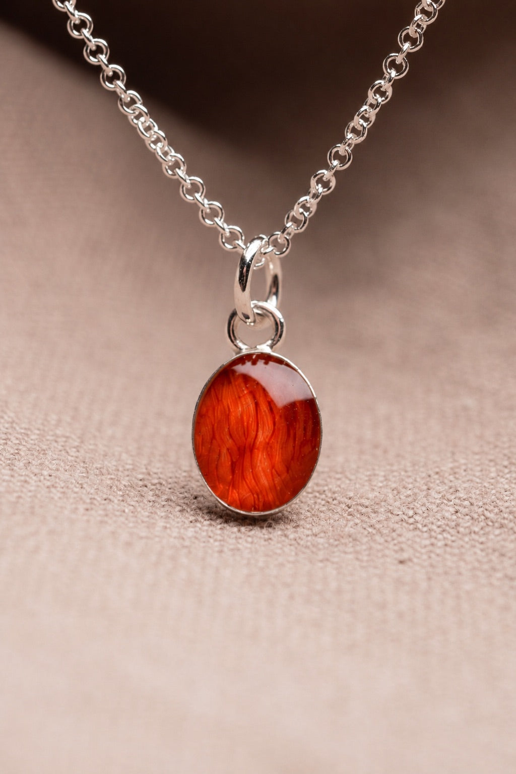 Tiger Lily Oval Necklace Silver