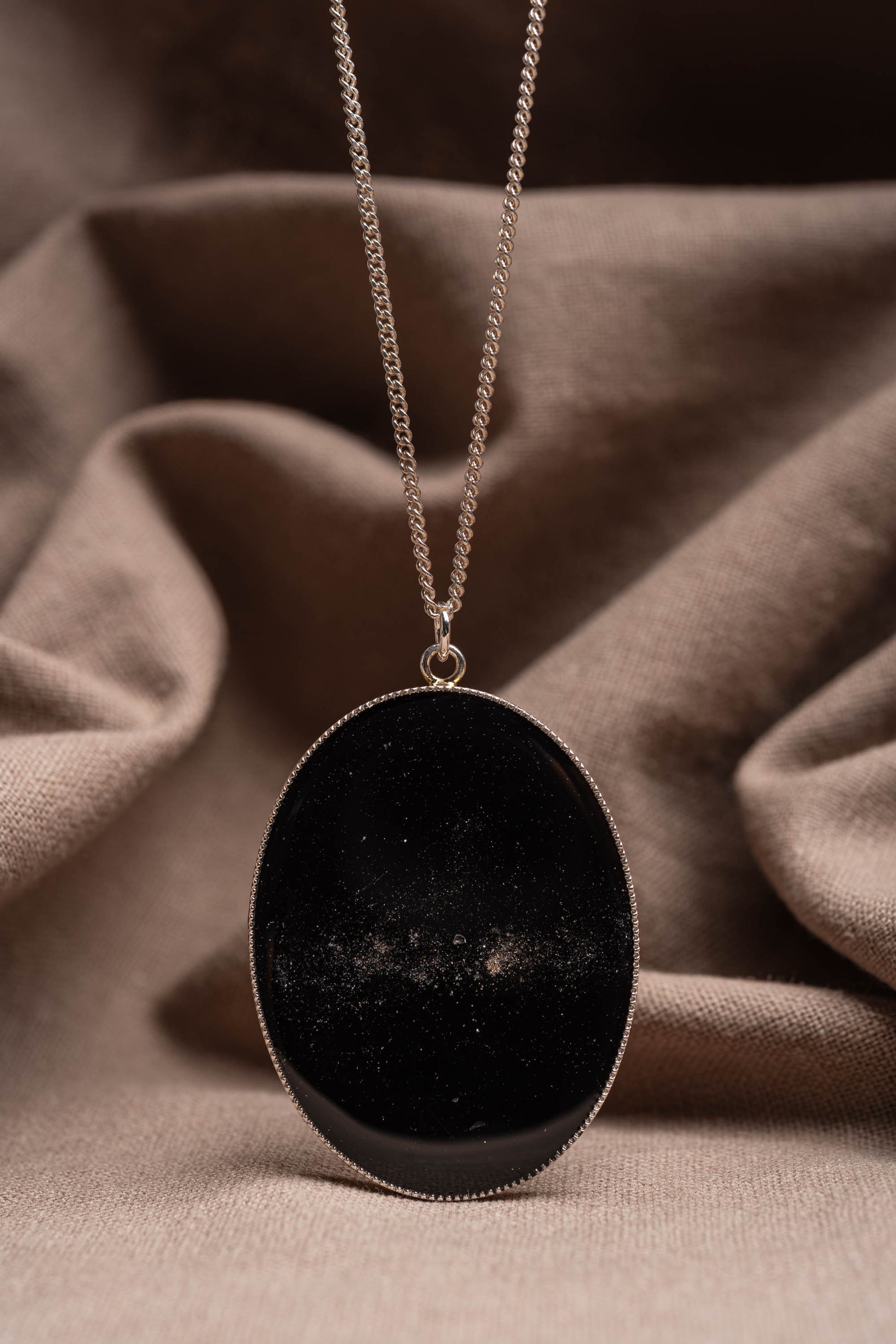 Veil Oval Necklace Silver
