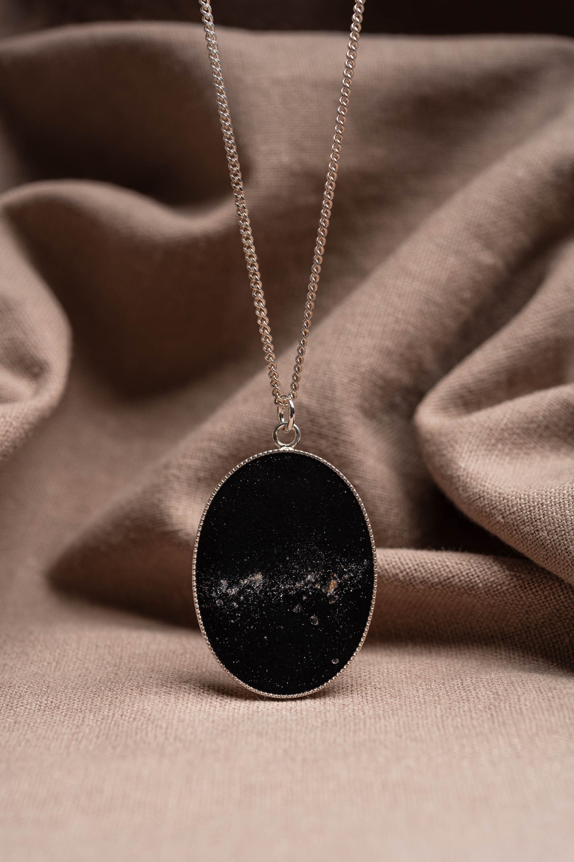 Veil Oval Necklace Silver