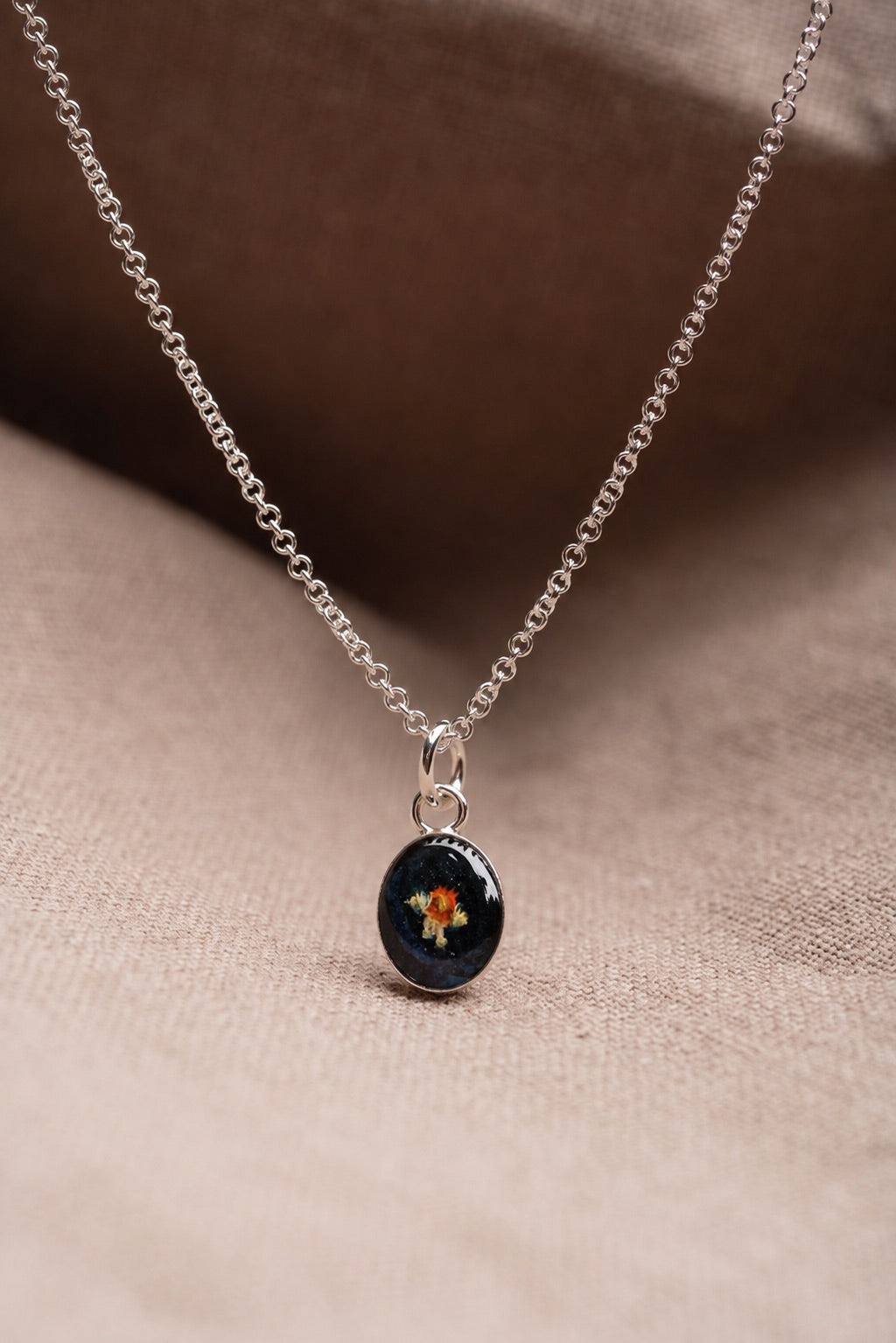 Violet Oval Necklace Silver