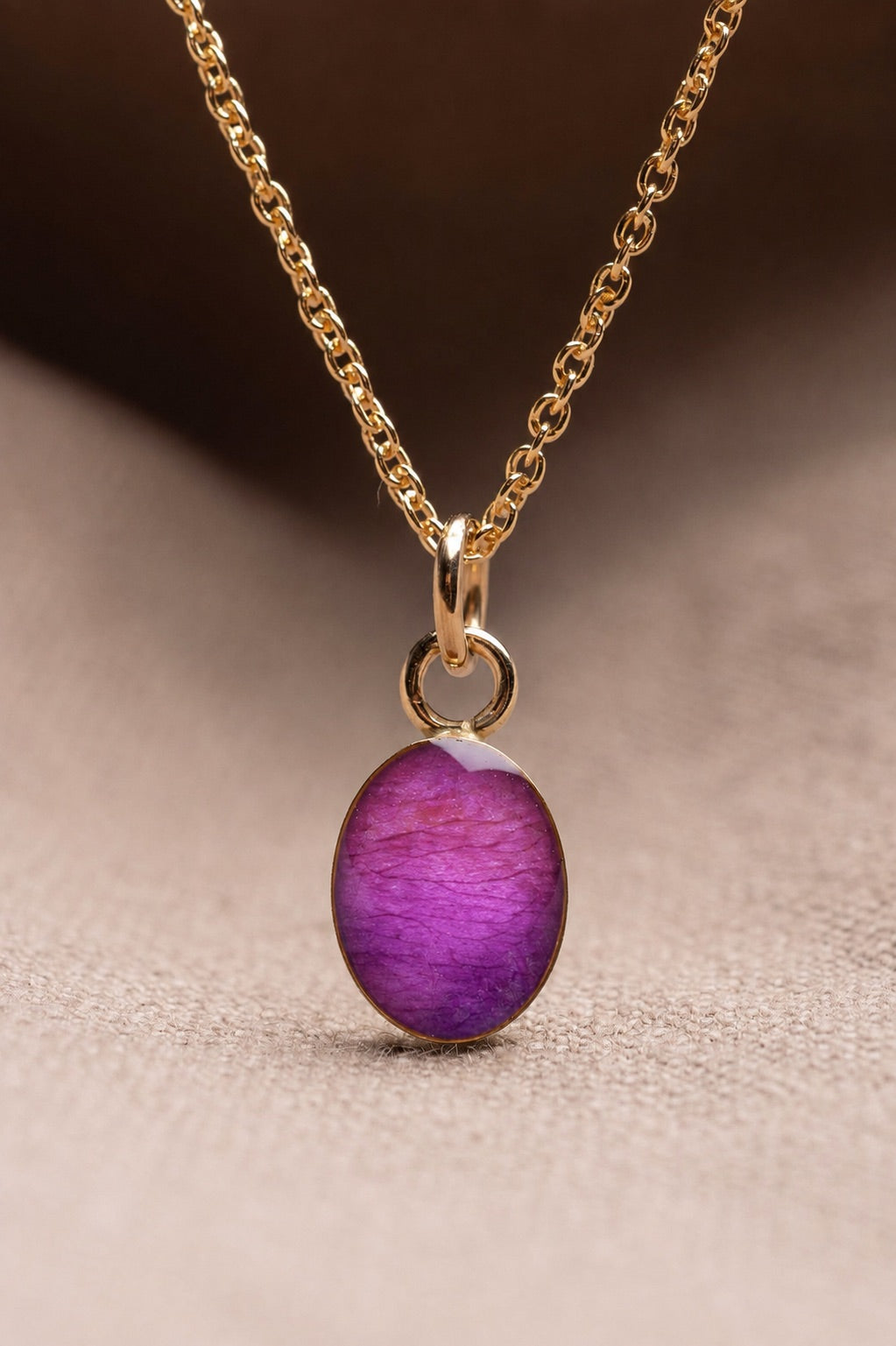 Wild Rose Oval Necklace Gold