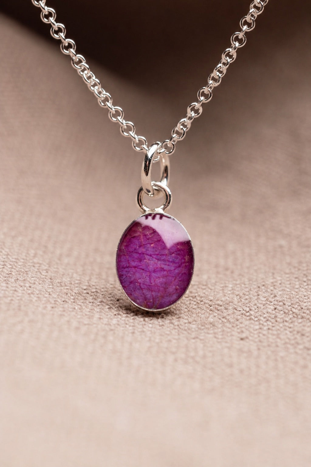 Wild Rose Oval Necklace Silver